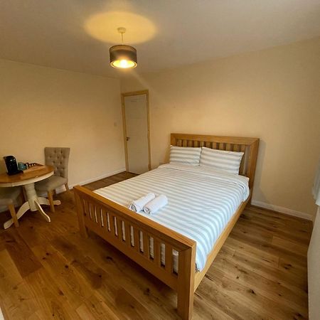 Daisy Apartment Whetstone Luaran gambar