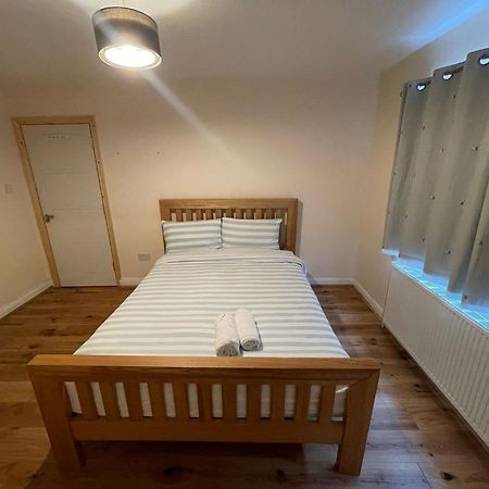 Daisy Apartment Whetstone Luaran gambar