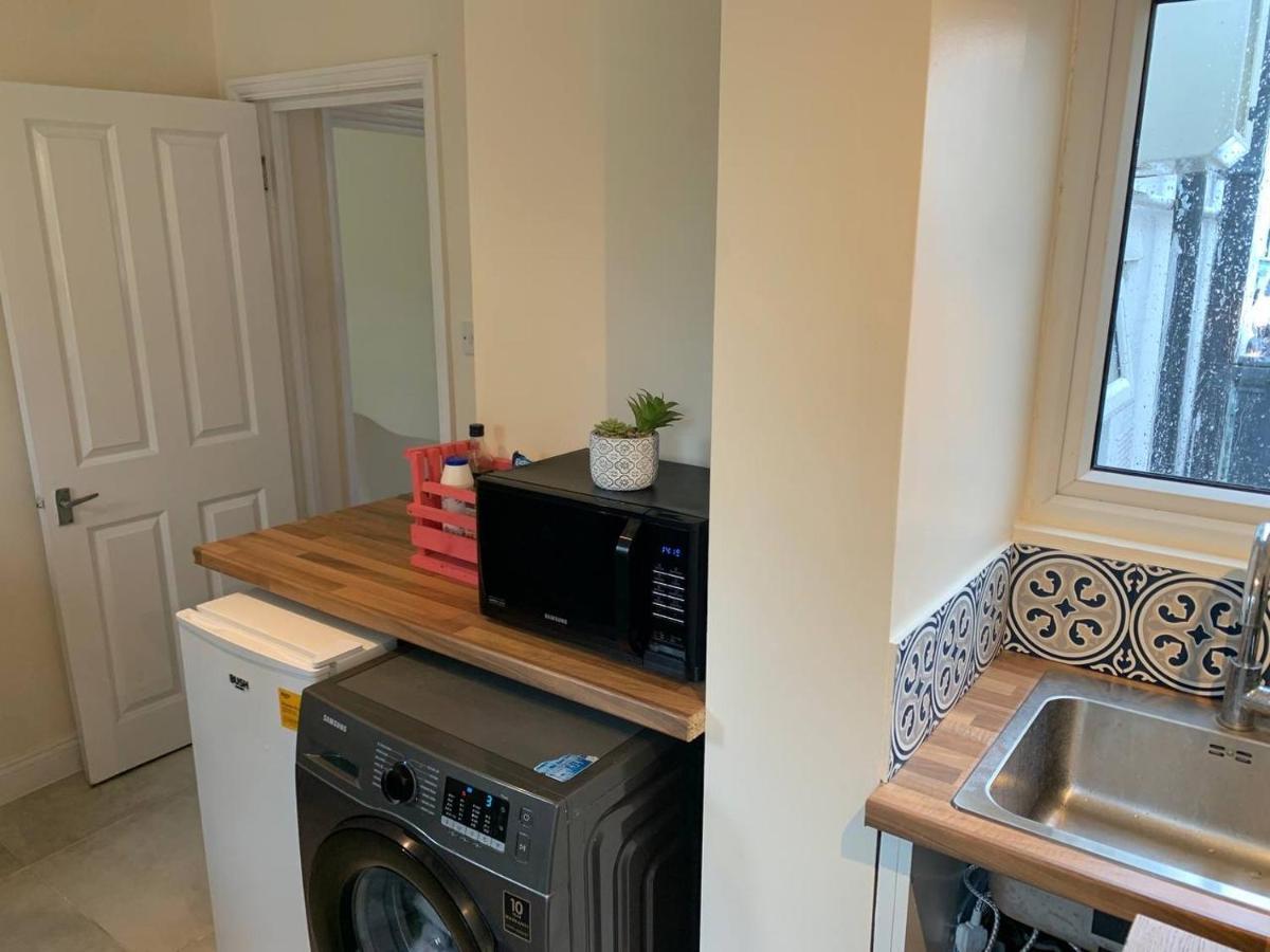 Daisy Apartment Whetstone Luaran gambar