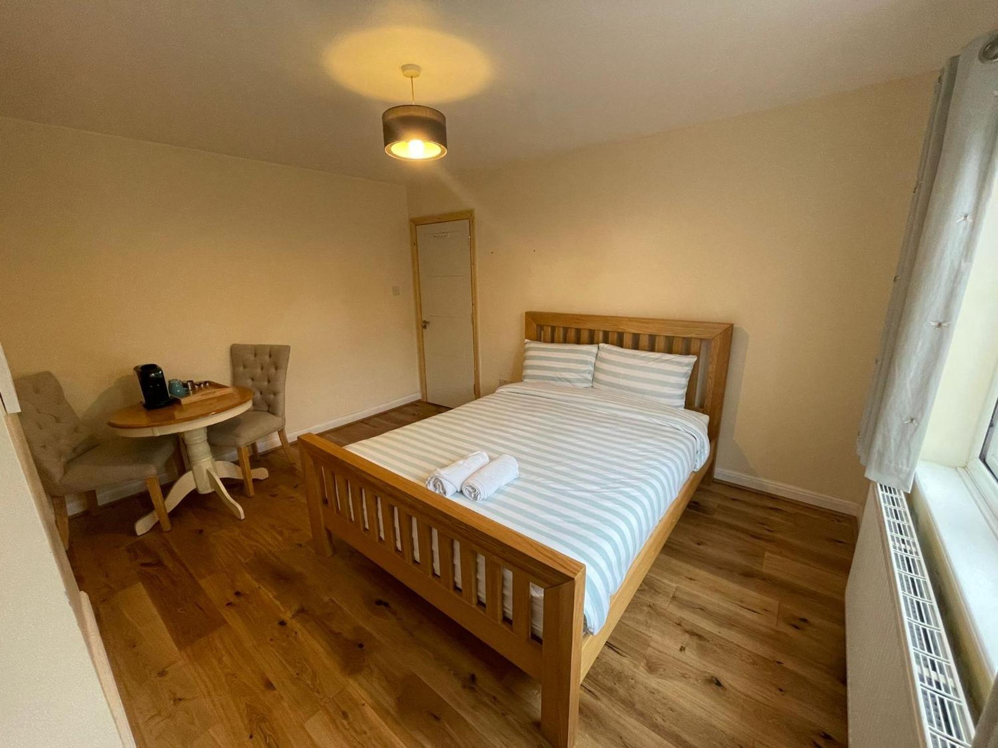 Daisy Apartment Whetstone Luaran gambar