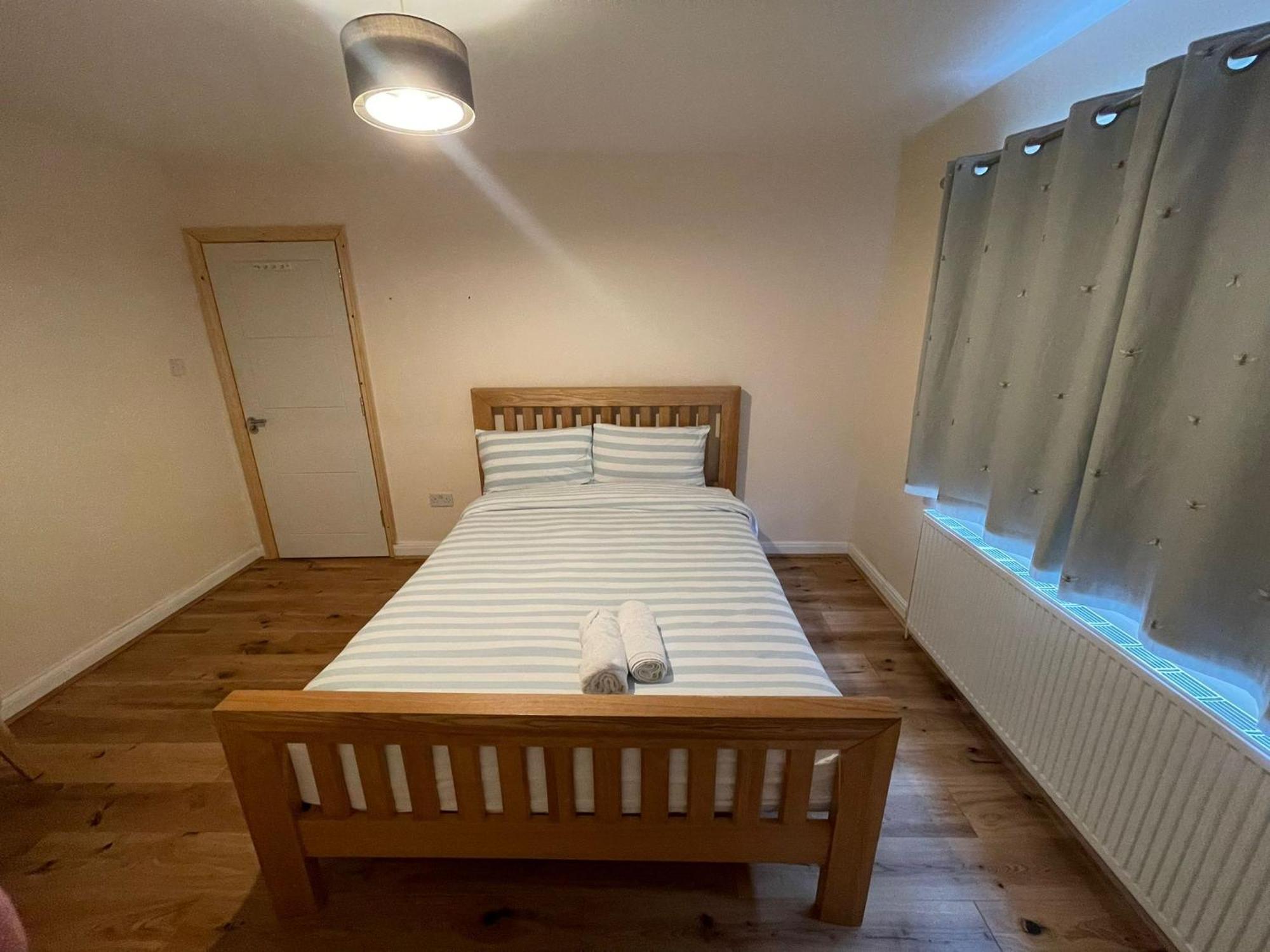 Daisy Apartment Whetstone Luaran gambar